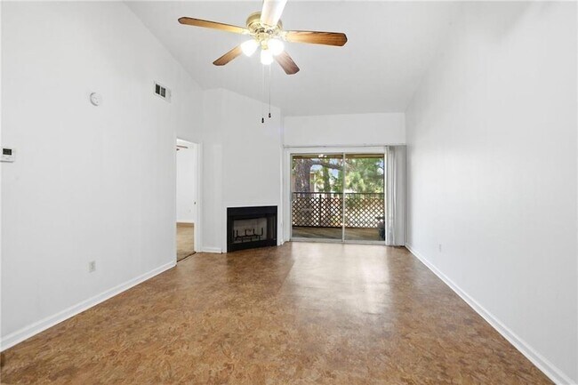 2425 Oxford Pl Unit 131