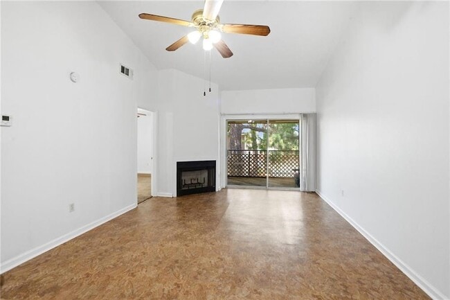 Photo - 2425 Oxford Pl Unit 131