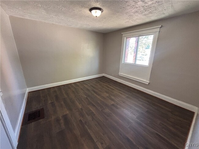 Photo - 1070 S Geddes St