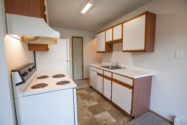 Photo - 2 Bedroom available at Woodridge Apartments in Northfield Unit 1940-1-74