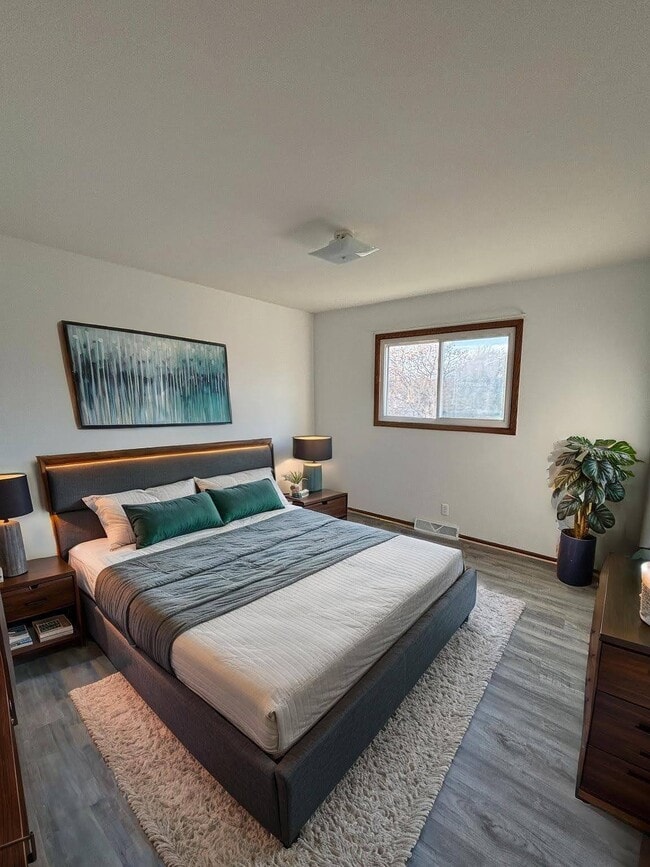 Photo - 503-505 N Moreland