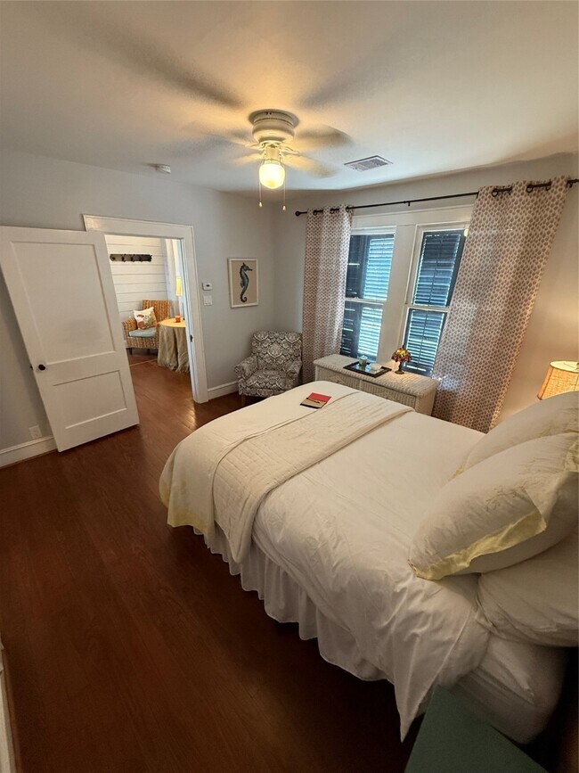 Photo - 2007 Avenue M