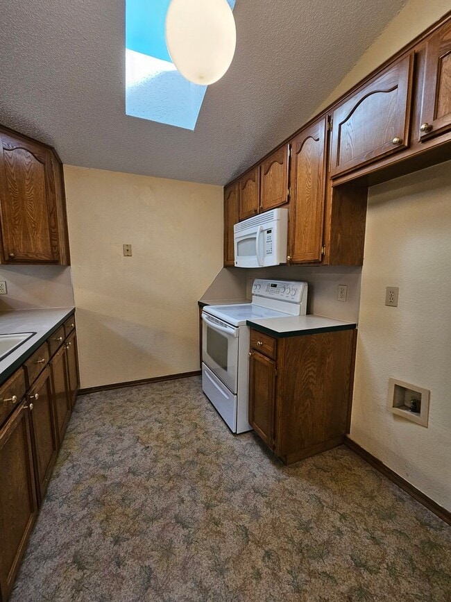 2116 Westmore Dr