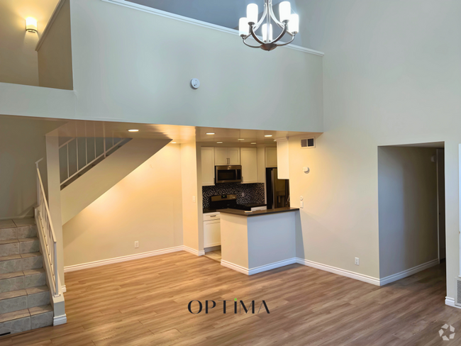 Building Photo - COMING SOON! - Beautifully Updated 3-Bedro... Unit 215 Rental