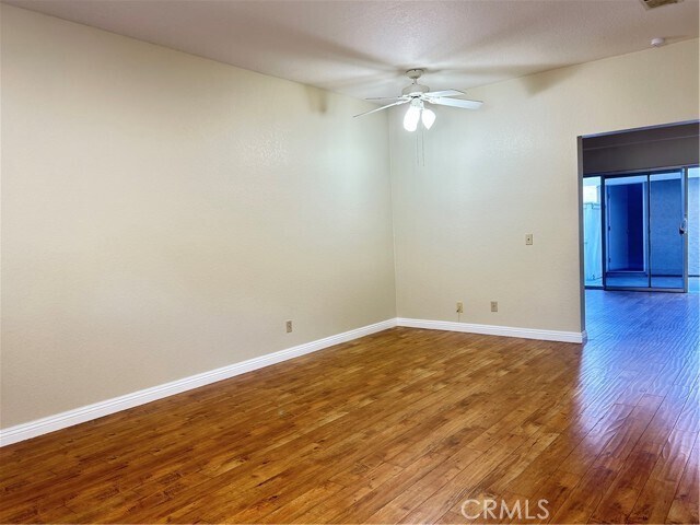 Photo - 567 Springbrook N