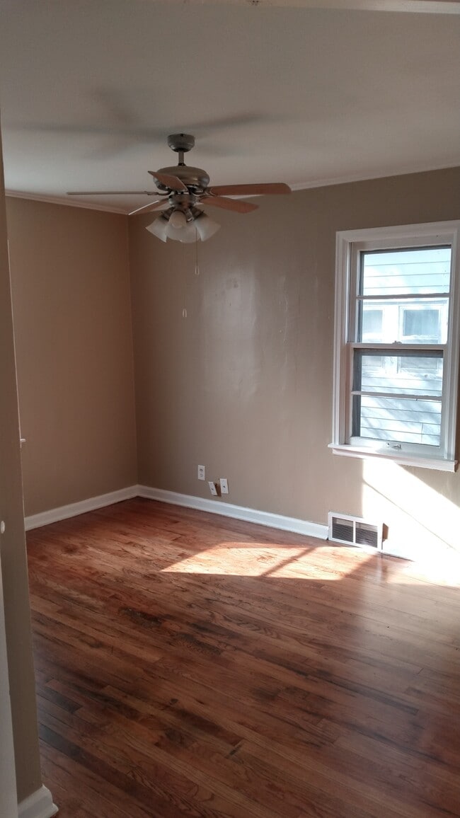 Photo - 1414 E 5th St