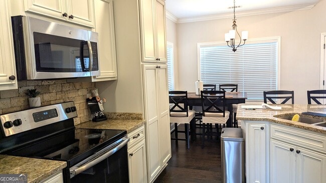 Photo - 326 Willow Cove