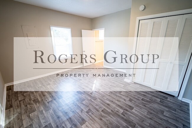 Photo - 920 Champion St