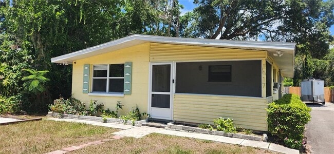 Building Photo - 1117 Patterson Dr Unit Front