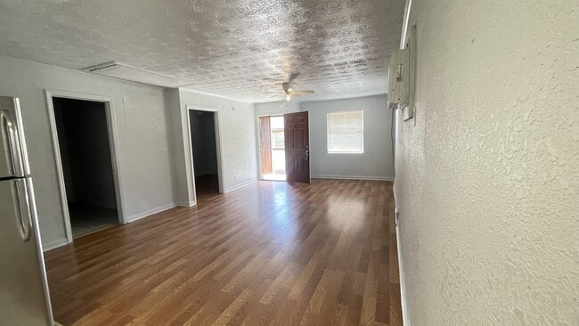 5689 Atlee Ave