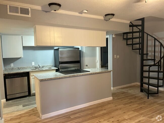 2BR, 1.5BA - 950SF - Kitchen - Treehouse Apartments