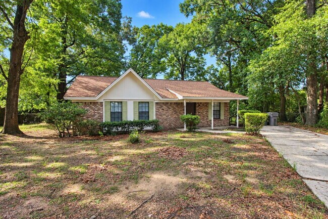 Building Photo - Northeast Pensacola 3BR Cul-de-Sac Home Near Olive Rd with No Carpet, Jack-and-Jill Bath & Large ...