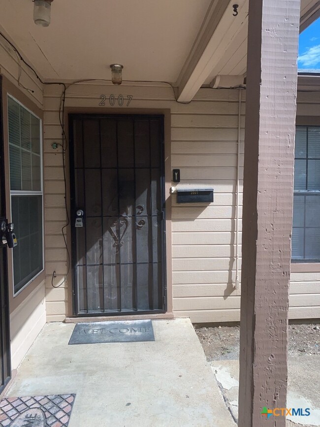 Photo - 2007 Elkins Ave