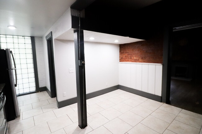 2612 Eden Ave
