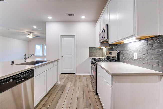 Photo - 2536 Malibu Gln Dr