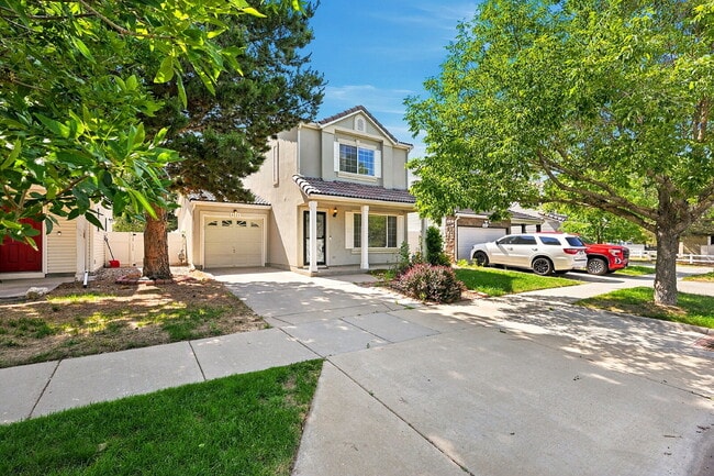 Building Photo - $2,540.95 with $300 off the first month's rent, 3 Beds - 1 Bath, Single Family Home in Denver wit...
