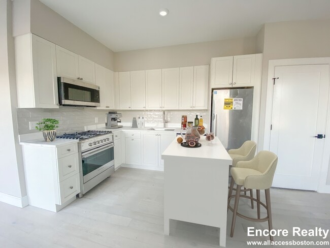 Photo - 172 Green St