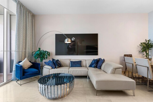 Photo - 15811 Collins Ave Unidad 4102