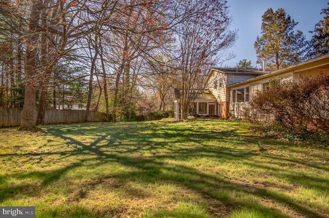 Photo - 8805 Honeybee Ln