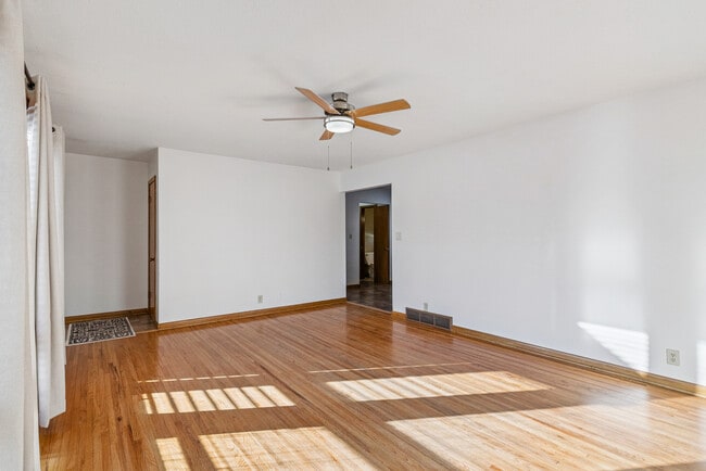 Photo - 3032 W 9th St