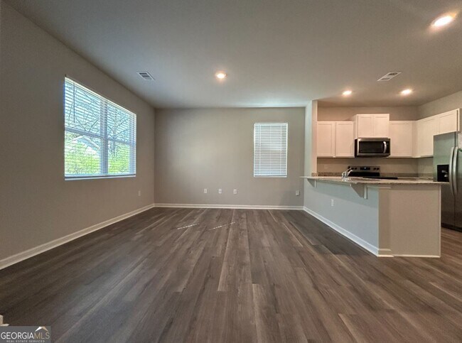 Photo - 18 Silverbell Ln NW