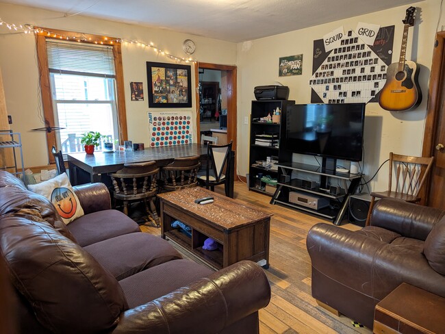 Photo - 14 Lopez St