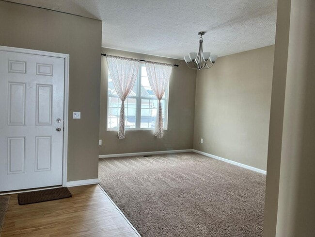 Photo - 165 Saddlebred Cir