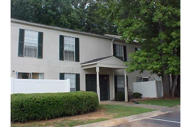 Kristopher Woods Apartments - Kristopher Woods Apartments