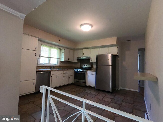 436 Suffolk Dr