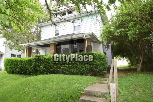 Photo - 925 N Gladstone Ave