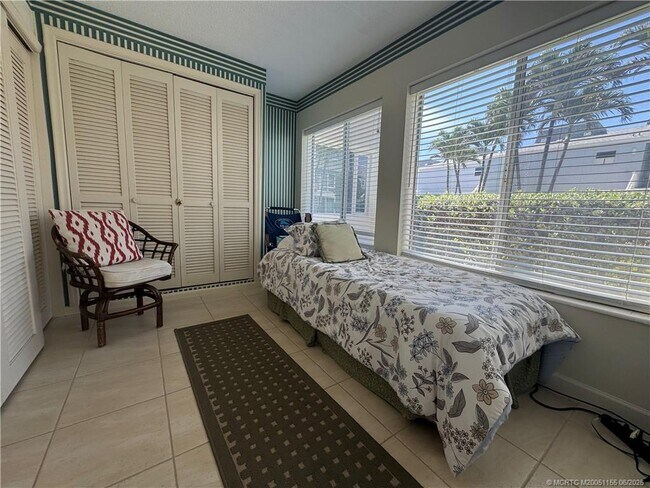 Building Photo - 1501 NE Ocean Blvd Unit 9