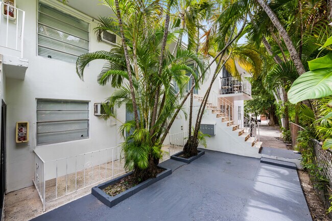 Photo - 856 SW 2nd St