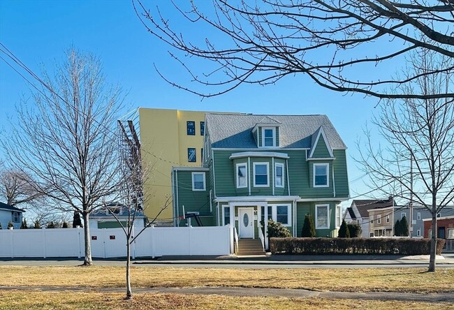 Building Photo - 5 Oxford Park Unit 1