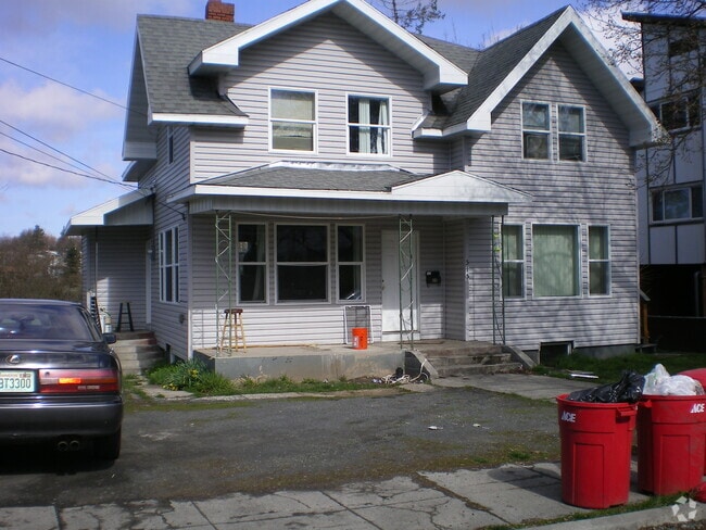 Building Photo - 515 NE Kamiaken St Rental