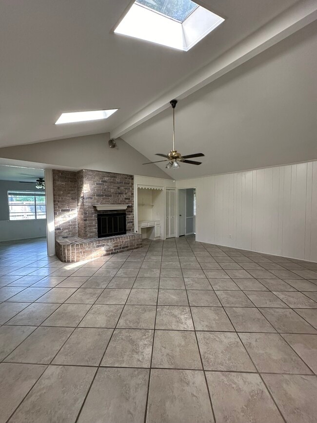 11702 Brighton Ln