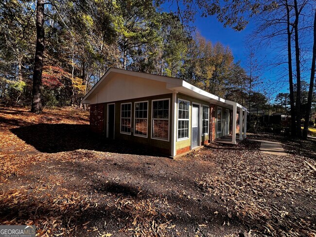 Photo - 629 W Main St