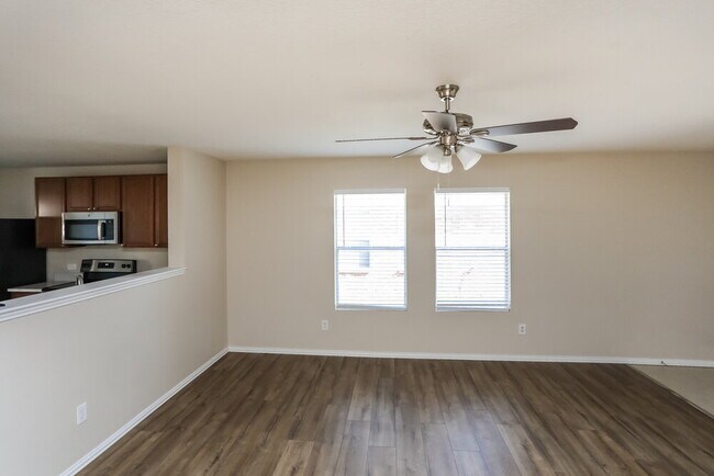 Photo - 1316 Hazelnut Dr