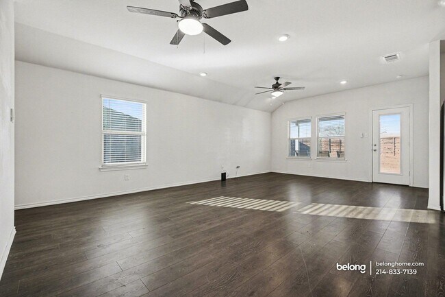 Photo - 815 Ranahan Ln