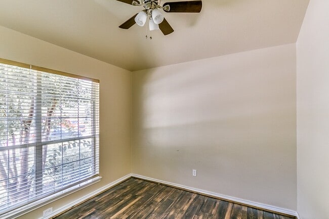 Photo - 22450 Highland Point Ln