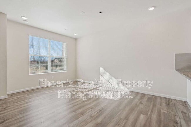 Photo - 192 Ambrose St