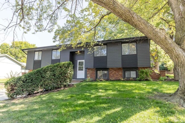 Photo - 6605 S 135th St