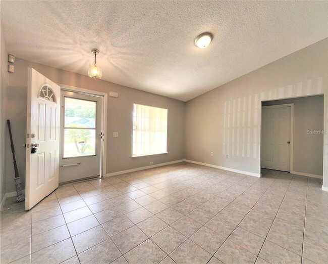Photo - 568 Kingfisher Dr