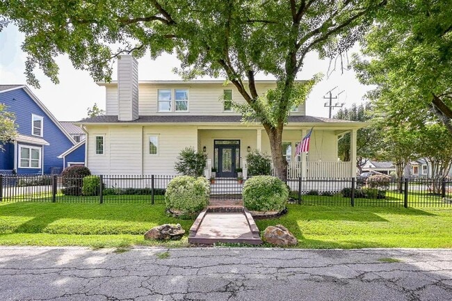 Photo - 1502 Nicholson St House
