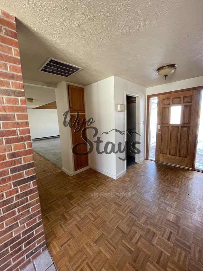 Photo - 2 Hawk Ln