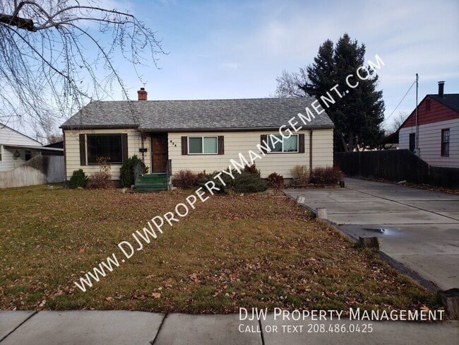 Building Photo - 624 W Linden St