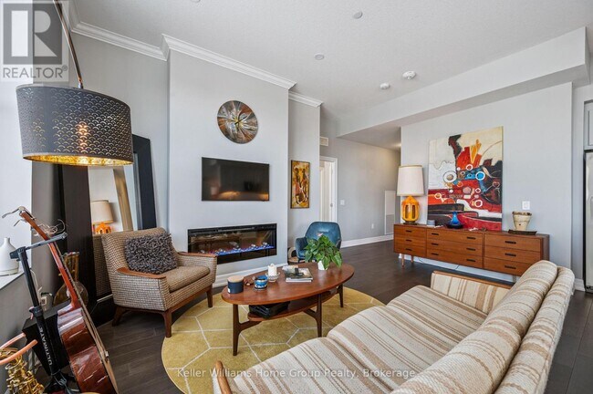 Photo - 1878 Gordon St Unité 211