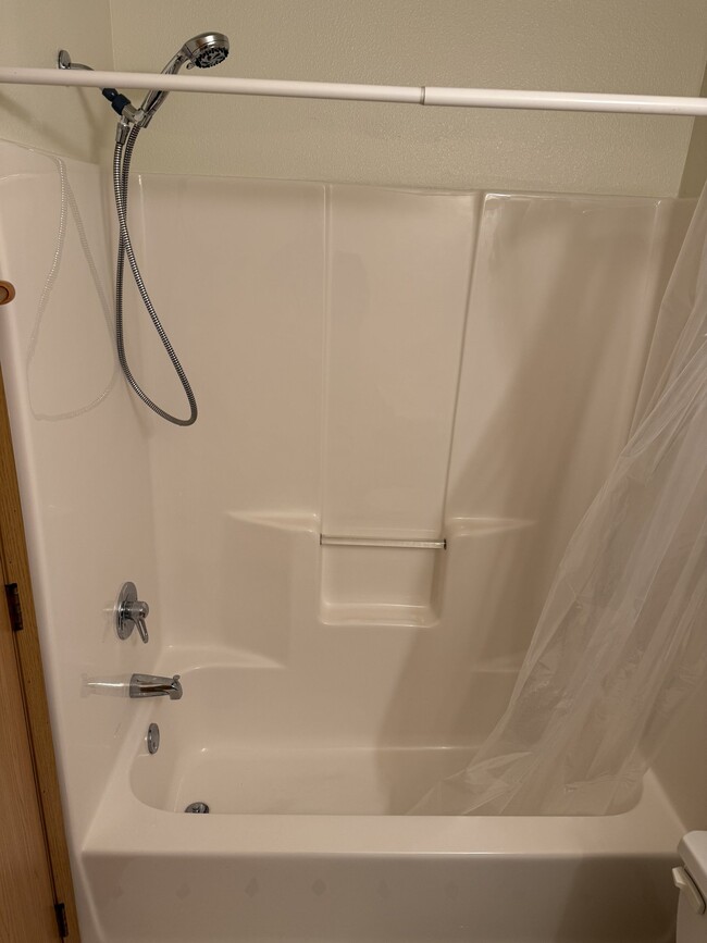 108 10th St SE Unit 4