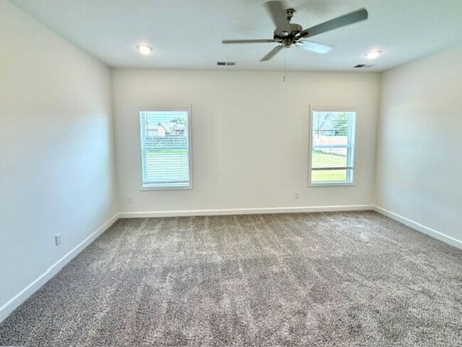 Now Leasing a 4-bedroom 3 bath home in Oakland, TN