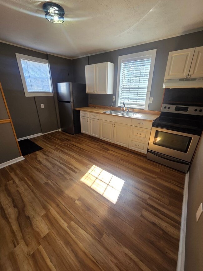 Photo - Renovated 2 bed home in Gadsden, AL!