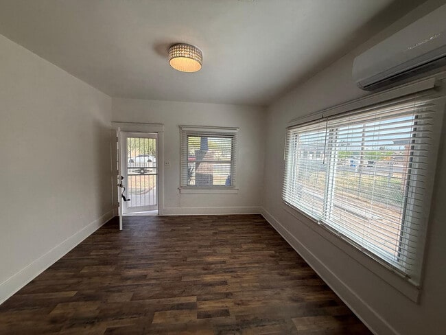 Photo - 710 S 1st St